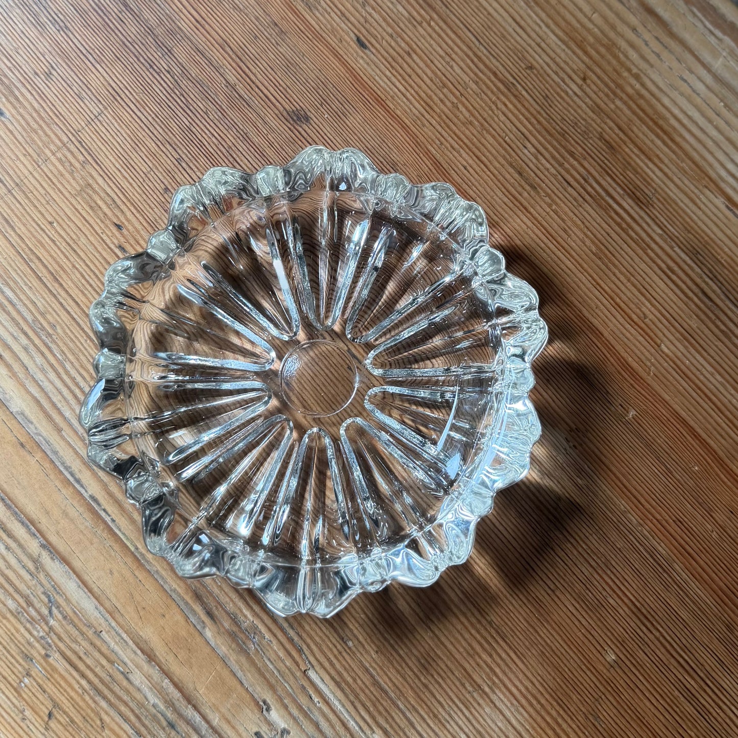 Medium Glass Dish ★ Vintage